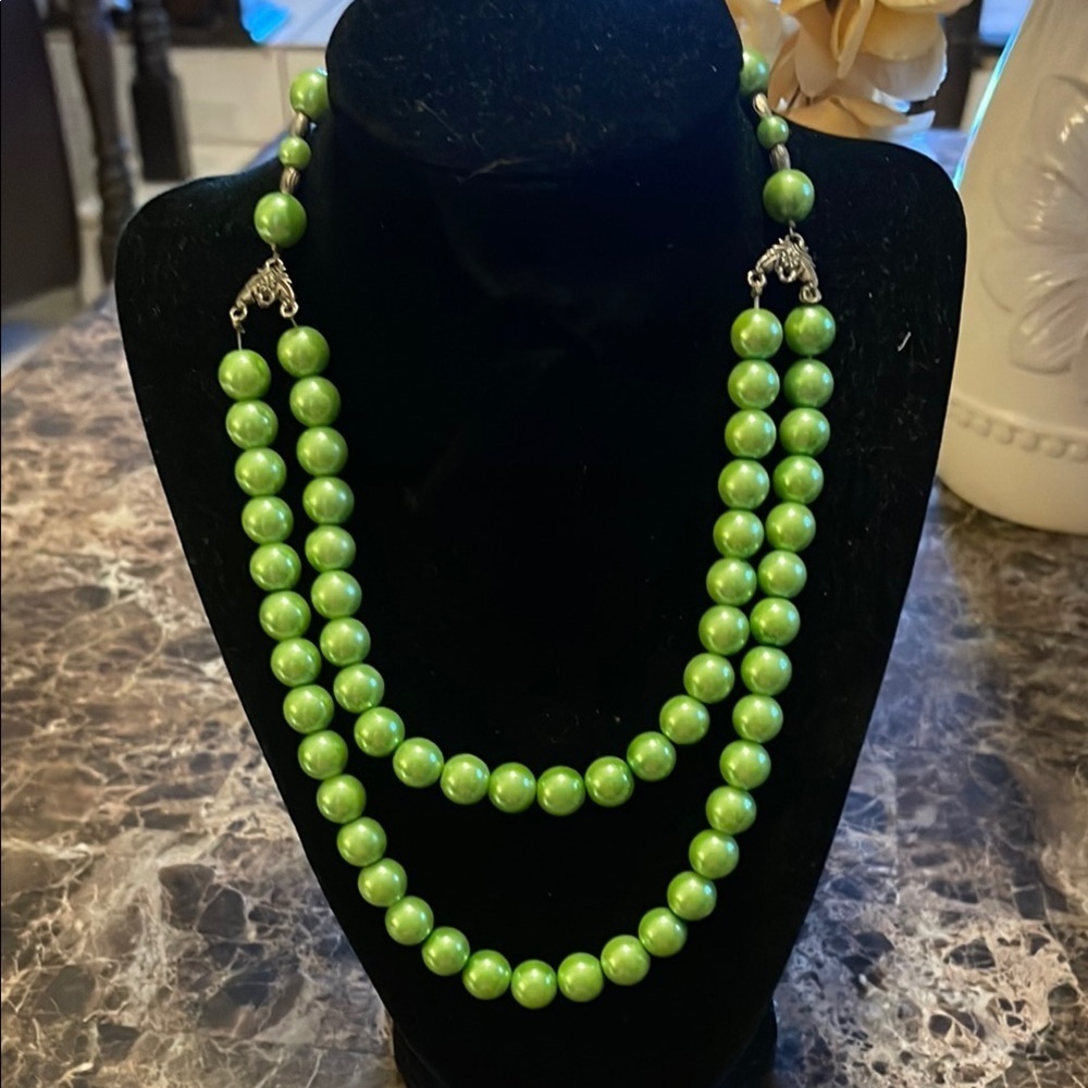 Elegant Green Beaded Necklace